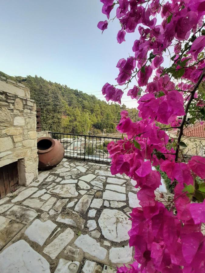 Blue Cottage Apsiou Exterior photo