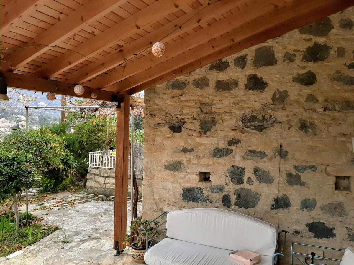 Blue Cottage Apsiou Exterior photo