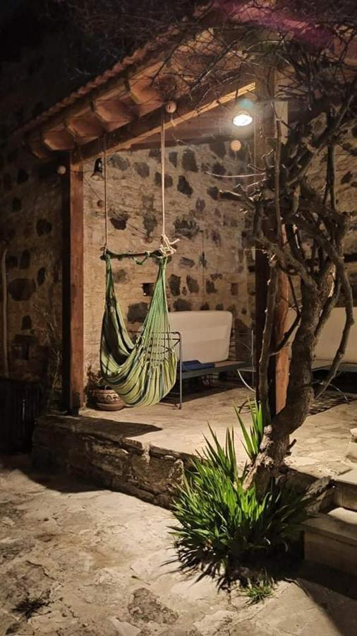 Blue Cottage Apsiou Exterior photo