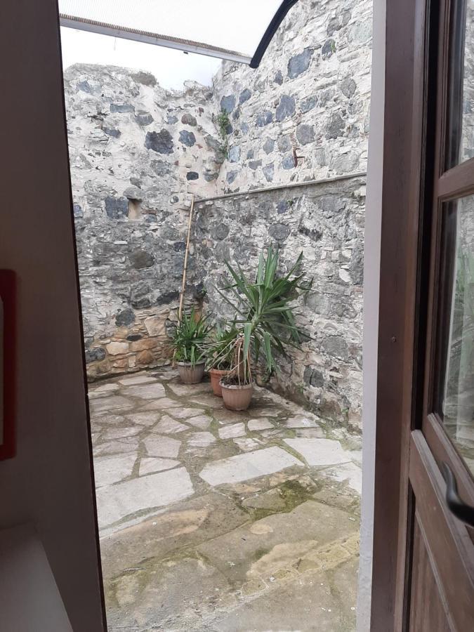 Blue Cottage Apsiou Exterior photo