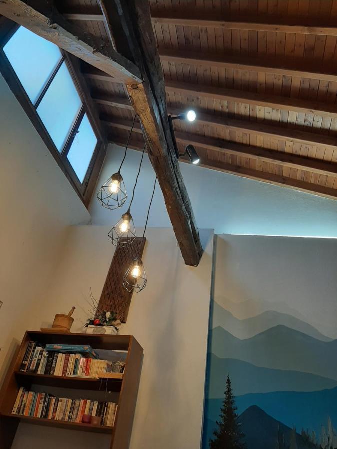 Blue Cottage Apsiou Exterior photo