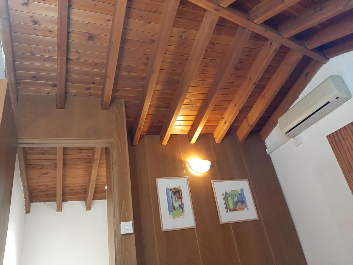 Blue Cottage Apsiou Exterior photo