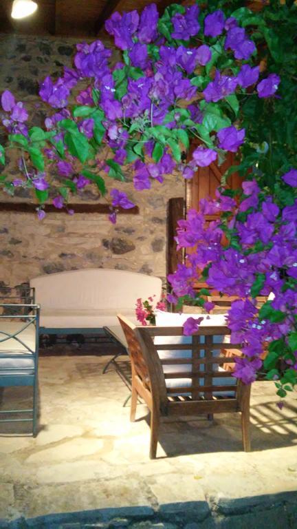 Blue Cottage Apsiou Exterior photo