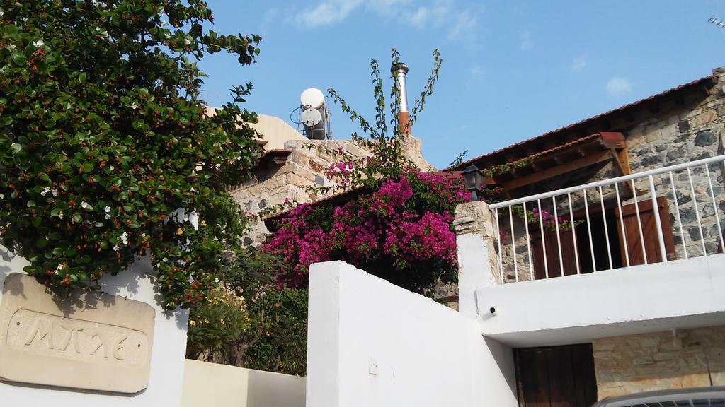 Blue Cottage Apsiou Exterior photo
