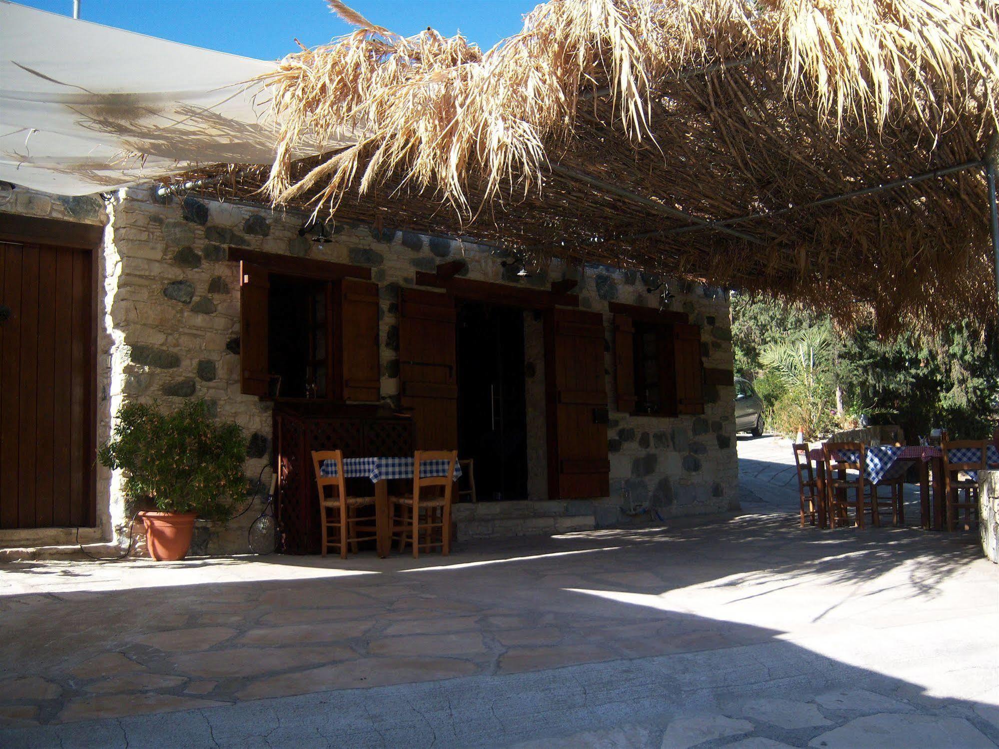 Blue Cottage Apsiou Exterior photo